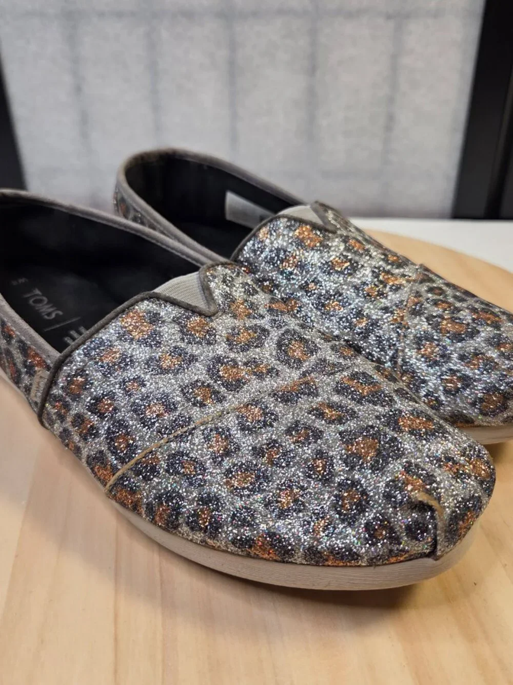 TOMS Classic Silver Glitter Cheetah Alpargata Shoes Women US 8